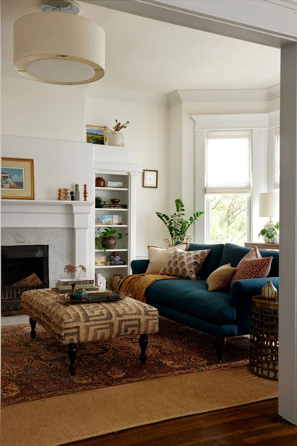 Love-and-Interiors-San Francisco-Living Room-Layered-Rugs.jpg