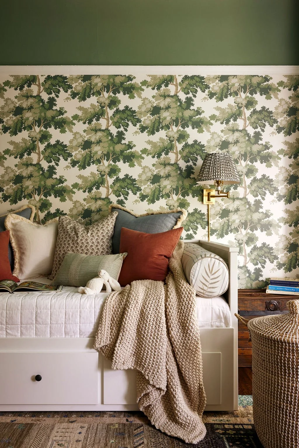 Love-and-Interiors-San Francisco-Nursery-Daybed-Wallpaper.jpg