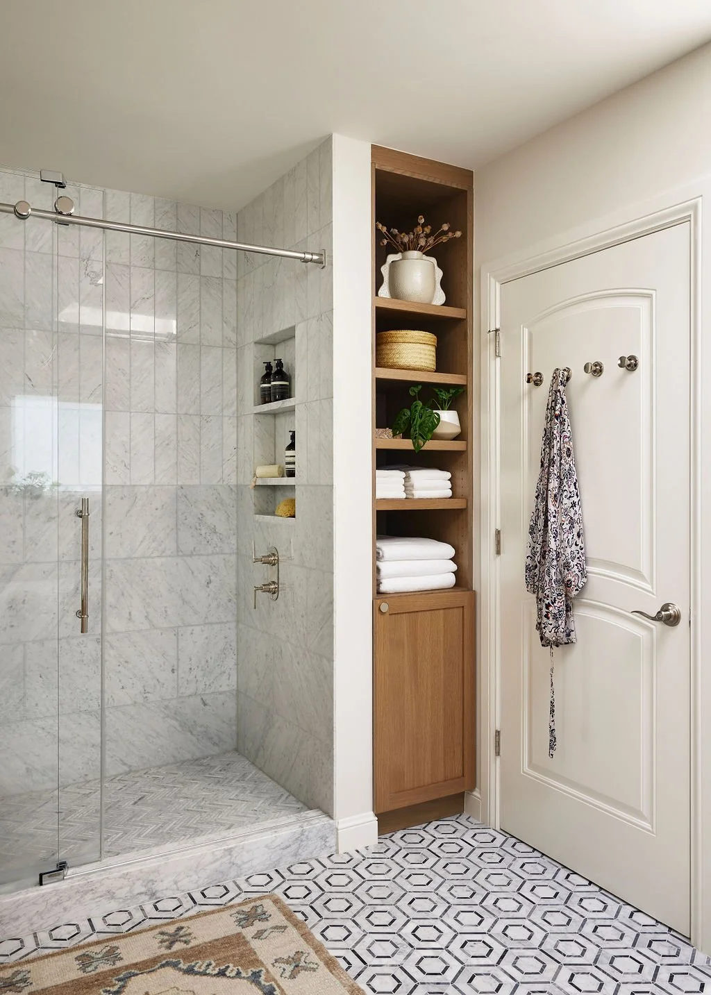 Love-and-Interiors_Glen-Park-Modern-Oasis-Primary-Bath-Storage.jpg