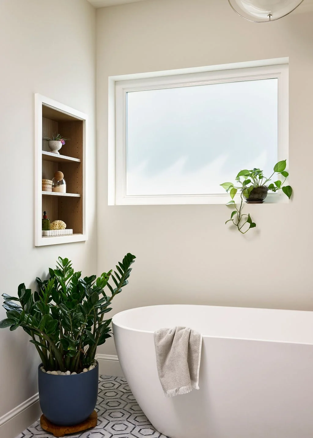 Love-and-Interiors_Glen-Park-Modern-Oasis-Primary-Bath-Tub-Niche.jpg