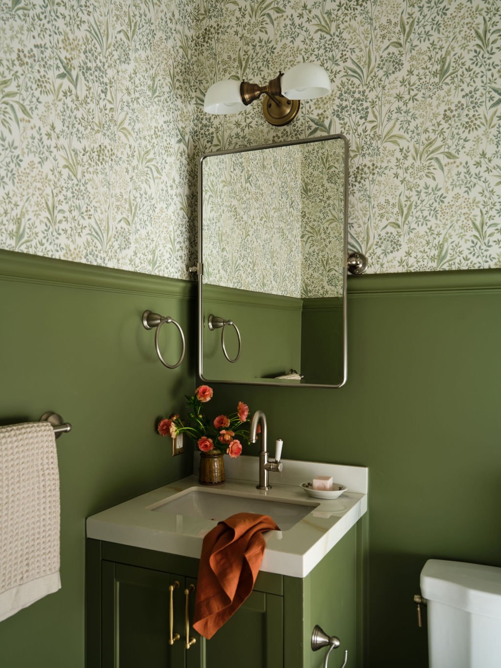 Love_and_Interiors_Green_Wallpaper_Hall_Bath_San_Francisco.jpg