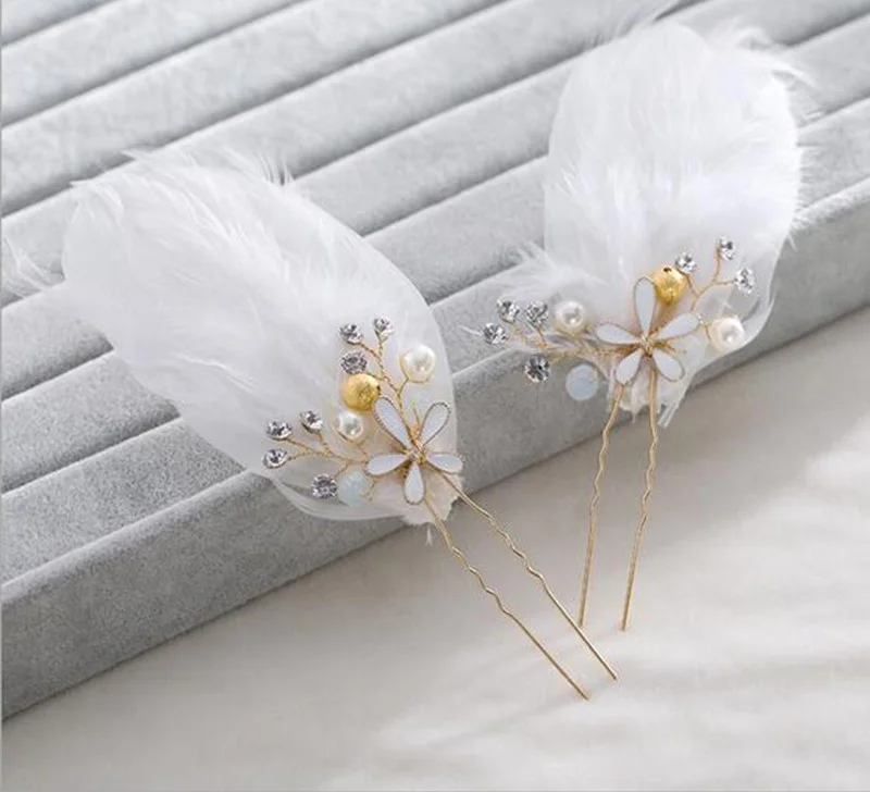 FEATHERY DREAM HAIR PIN