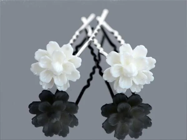 IVORY LOTUS HAIR PIN