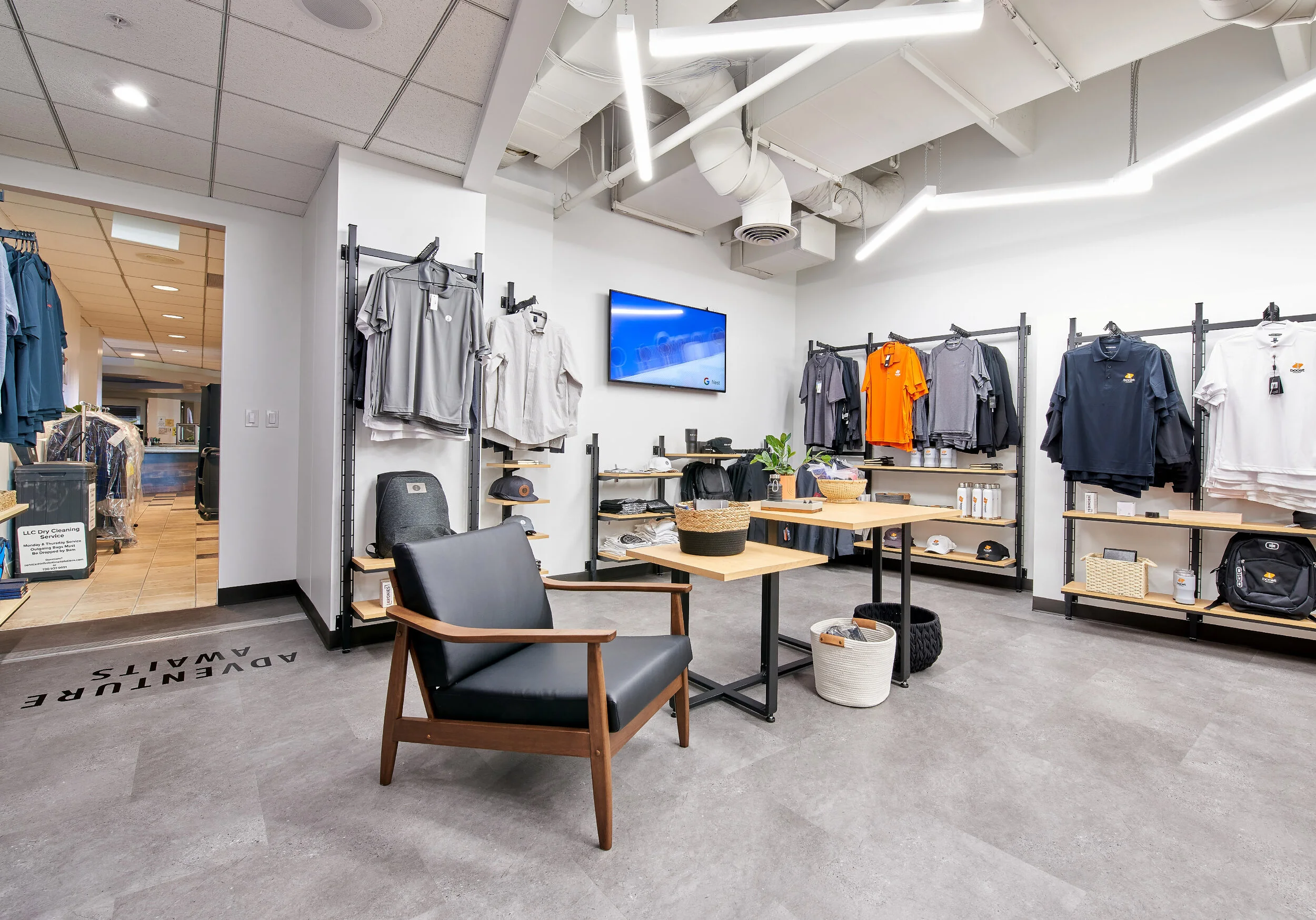 TheStore_Photos_Interior2-web2014x2880H100.jpg