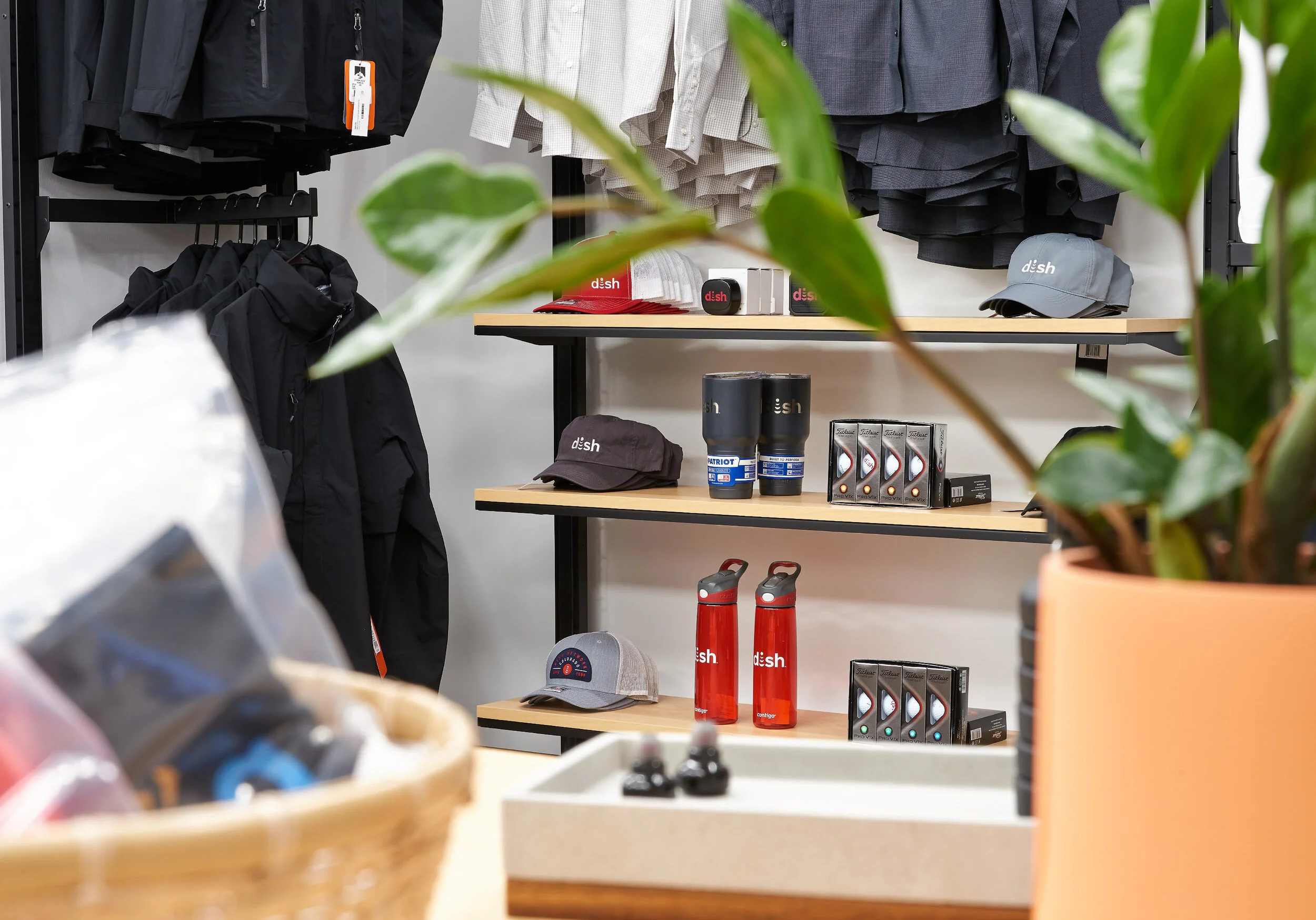 TheStore_Photos_CloseUp3-web2014x2880H100.jpg