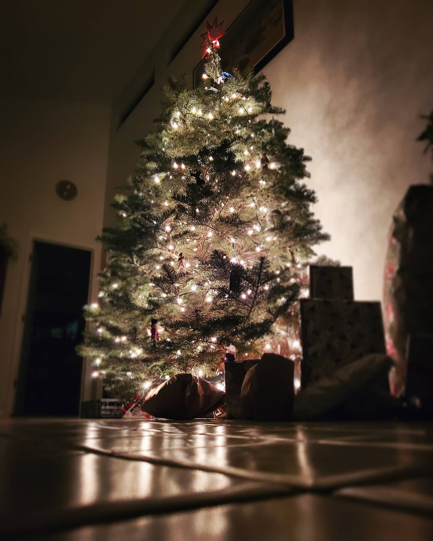 Christmas Eve 2020, this year has really brought us back to ourselves. I'm so thankful for all of the love and experiences this year has brought. I'm also thankful for the darkness because without it we couldn't appreciate the light.

Hope everyone f