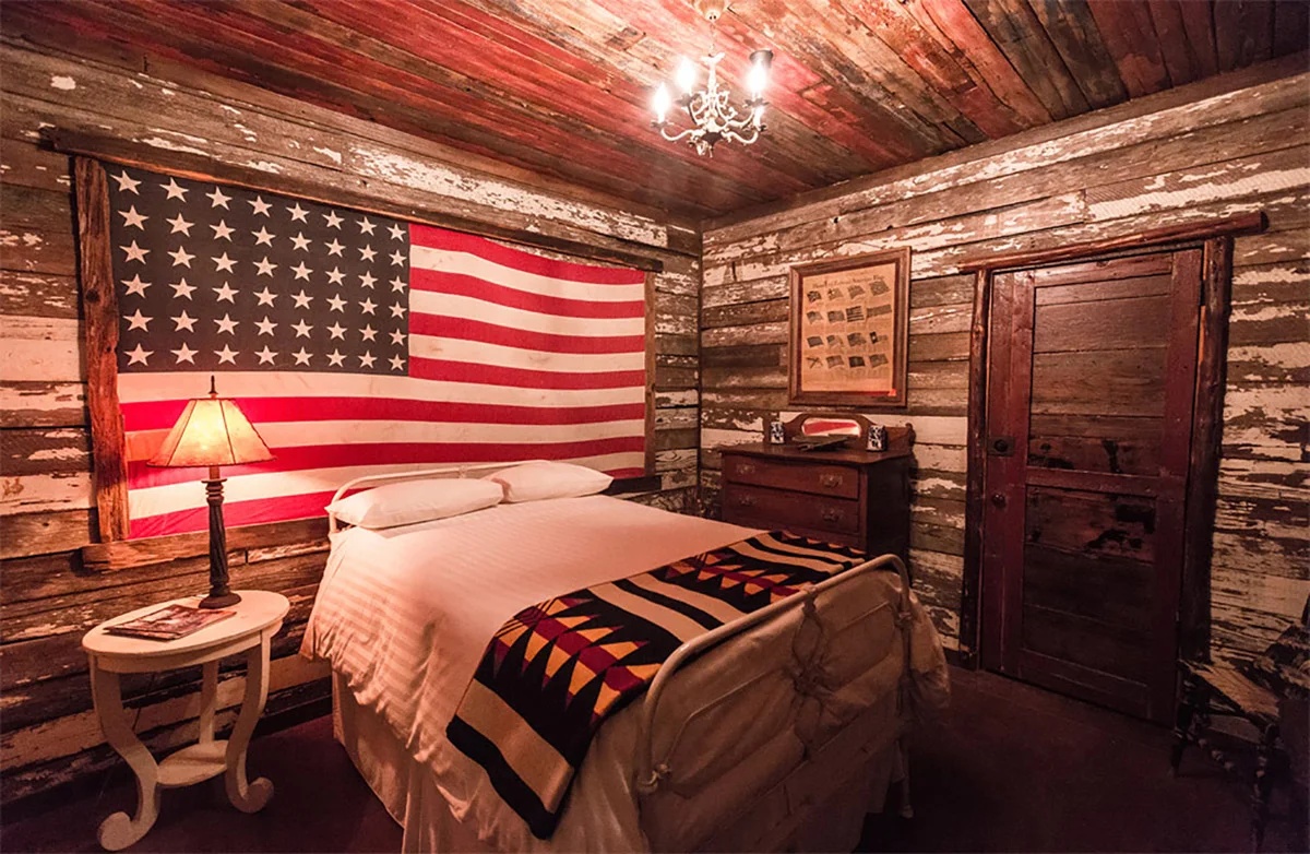 4-Apartment-nr4-Americana-Apt-Lodge-2-bedrooms-Exclusive-accommodation-J-Five-Horse-Ranch-Weatherford-Texas-Additional-member-property-Solstice-Club copia.jpg