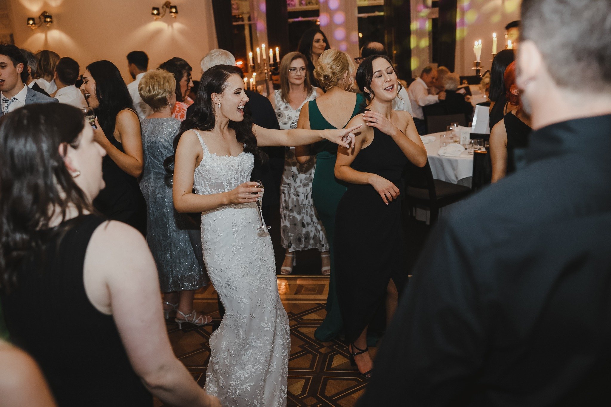 Sing &amp; dance your heart out ❤️🎶📷@duuetweddings