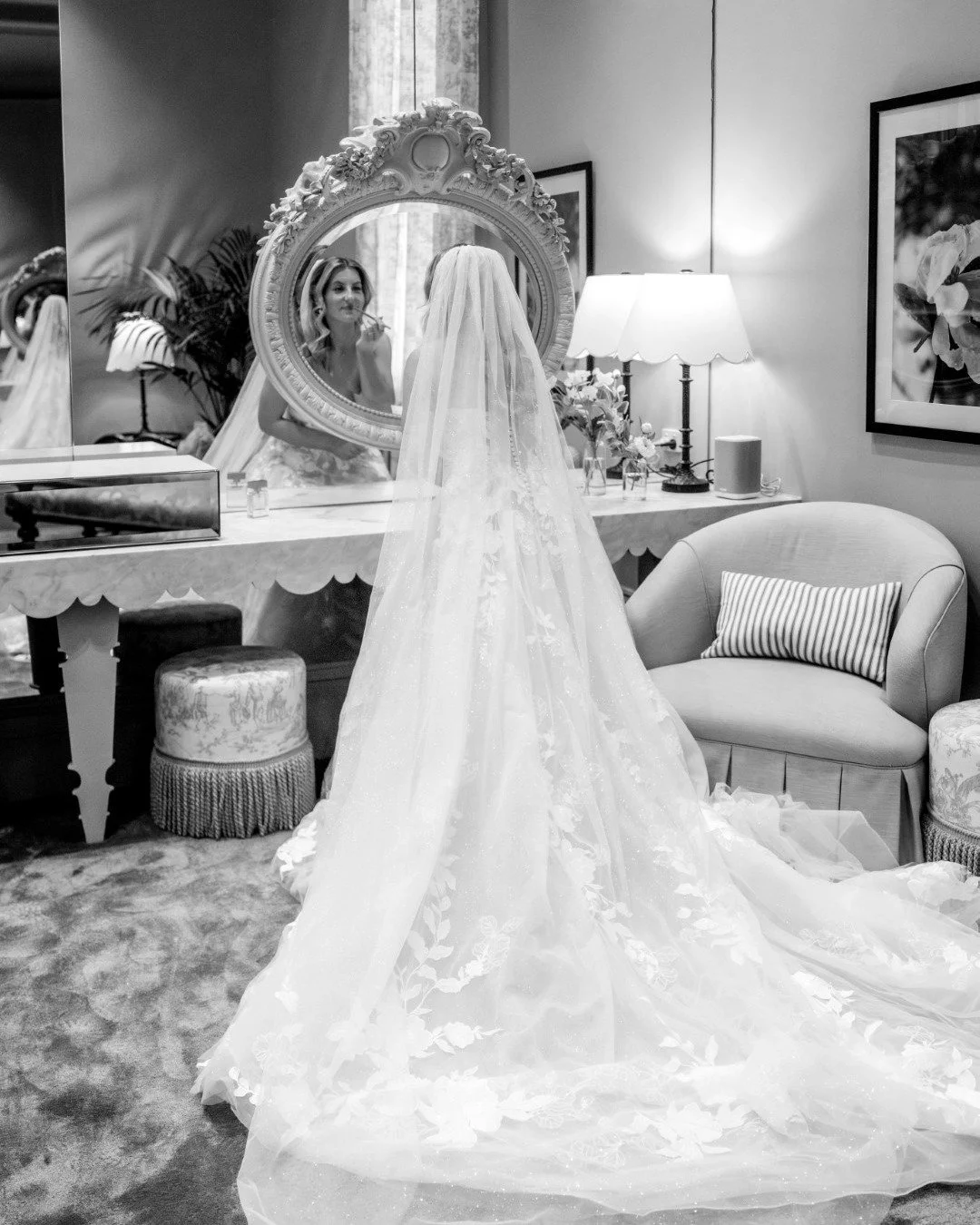 Perfect space for touch ups!
Captured by @axiaphotoandvideo