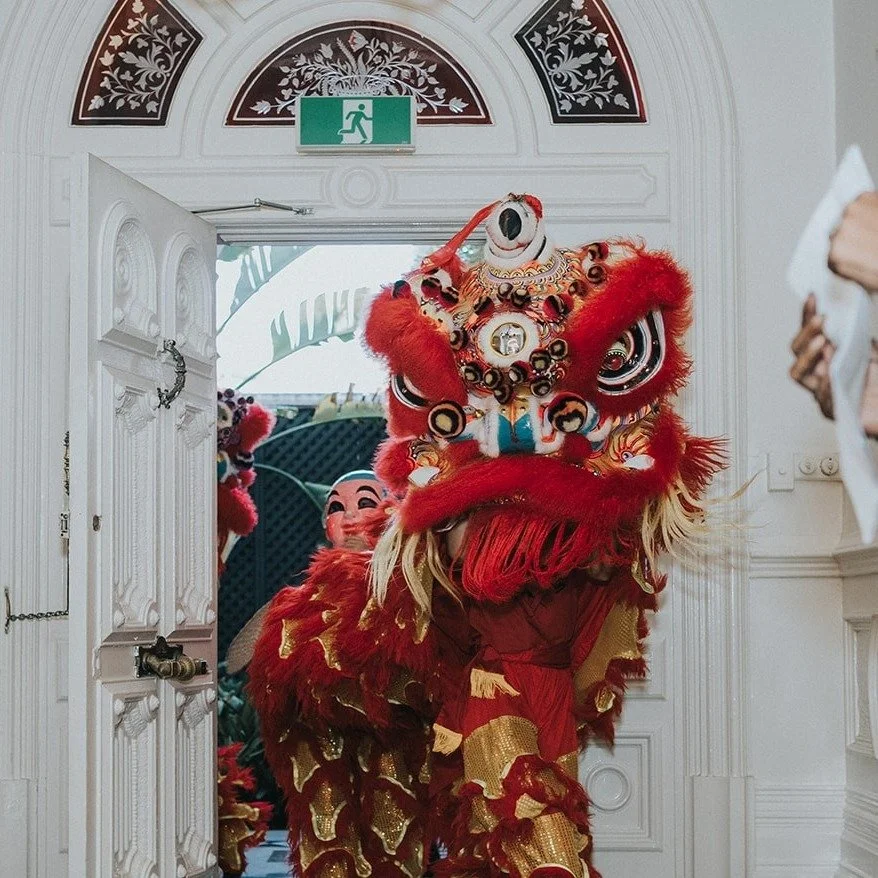 Clare &amp; Charles 🤍

Photographer @silaschau 
Lion &amp; Dragon Dance Team @cmslion