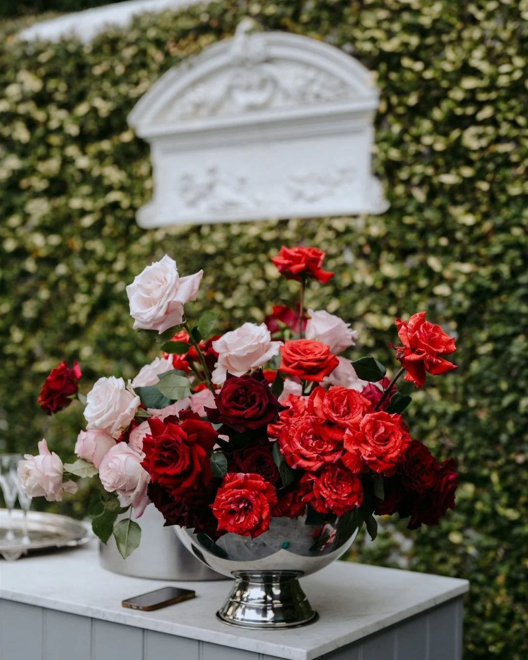 Love, styled in red!
Made possible by one very special guest 🌹

Photographer @michaelbriggsphotography
