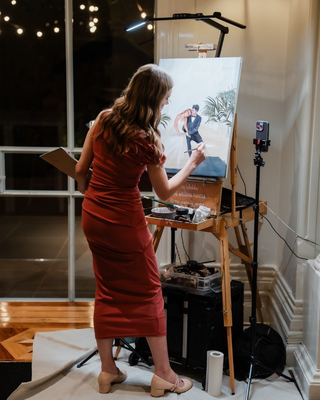 Capturing the moment, brushstroke by brushstroke!

Artist @the.wedding.painter 
Photographer @jeromecole