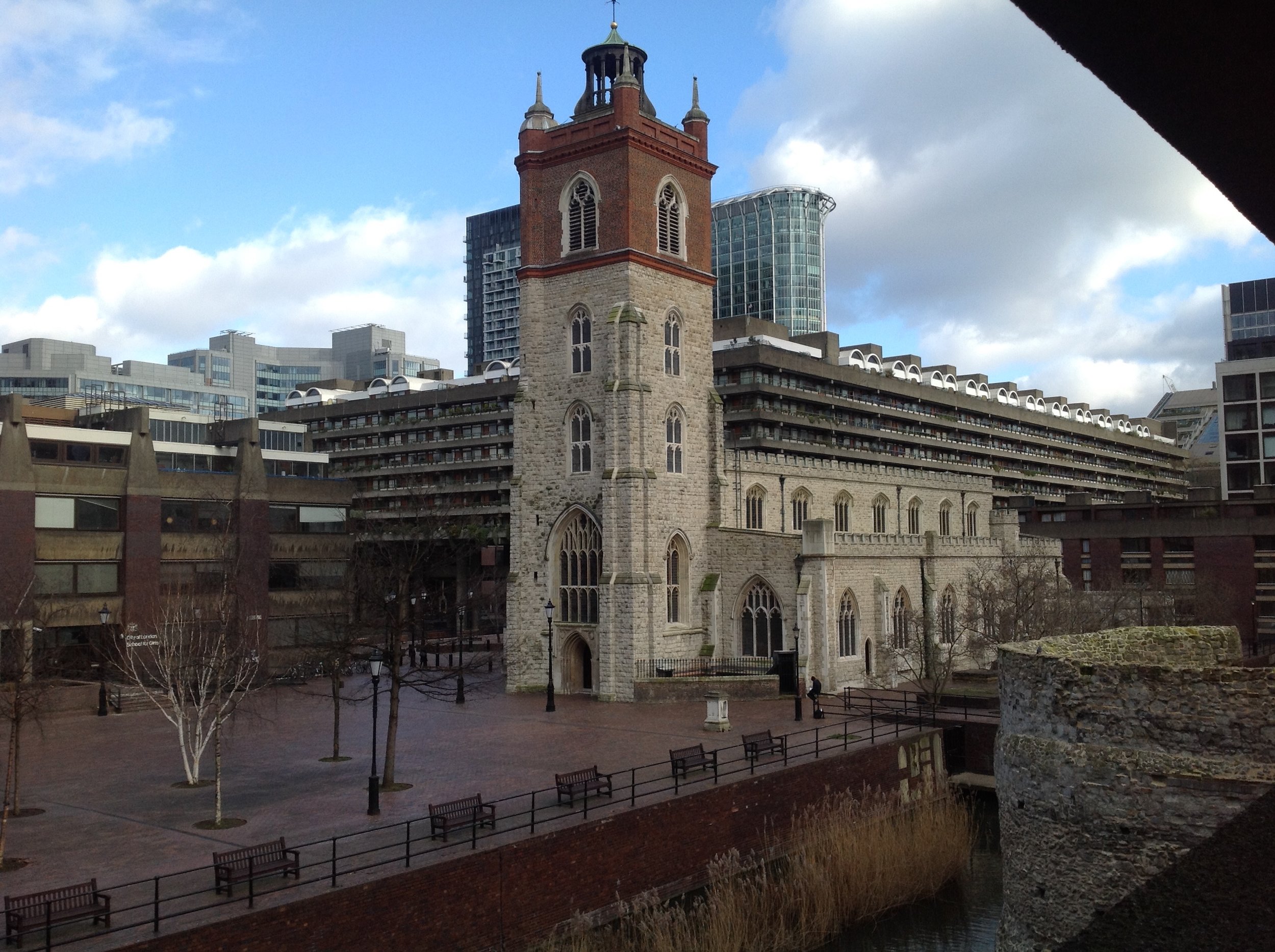 South Elevation (View from SW) St Giles' Cripplegate.jpg