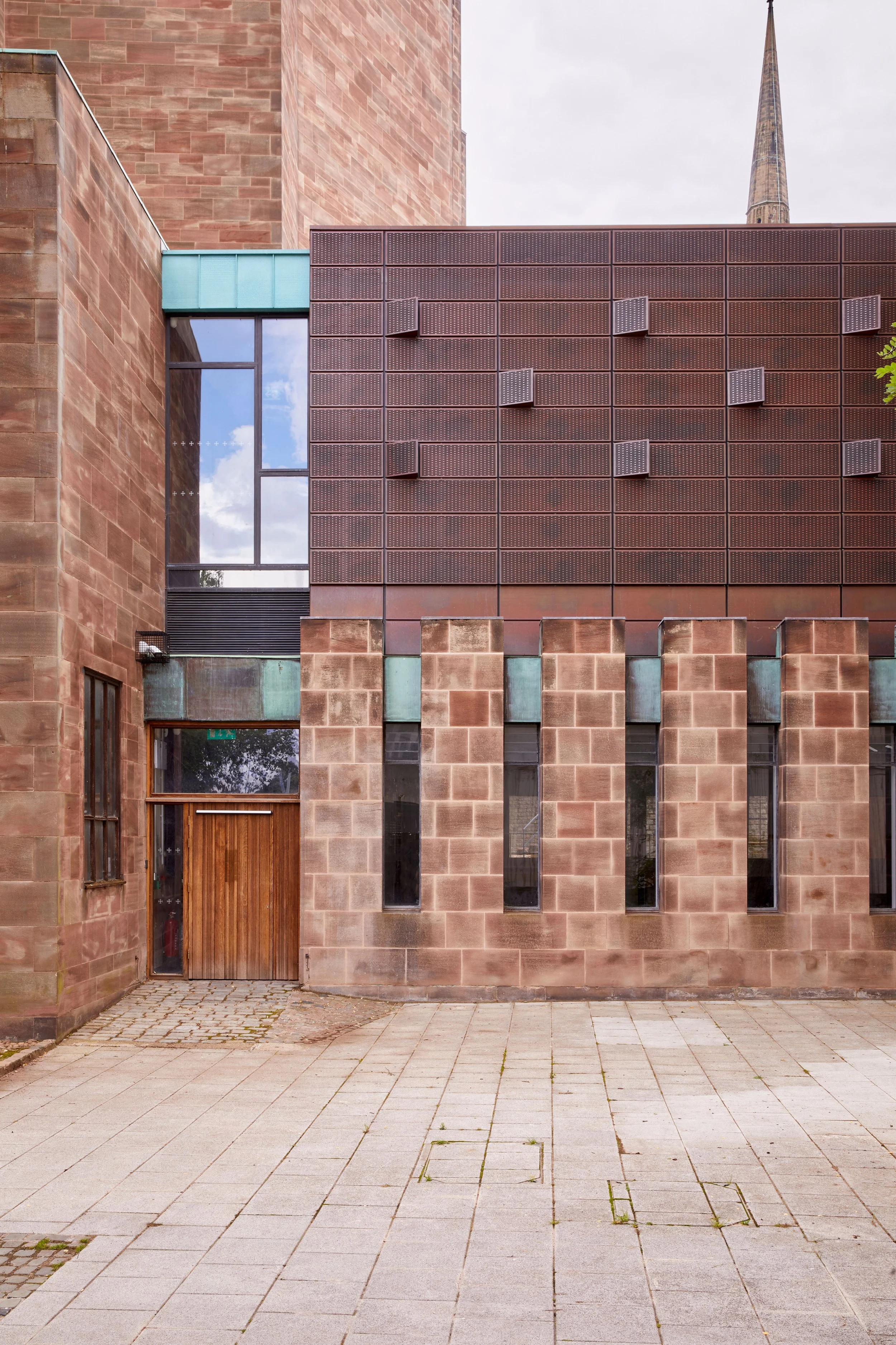 Coventry_Cathedral_26_.jpg