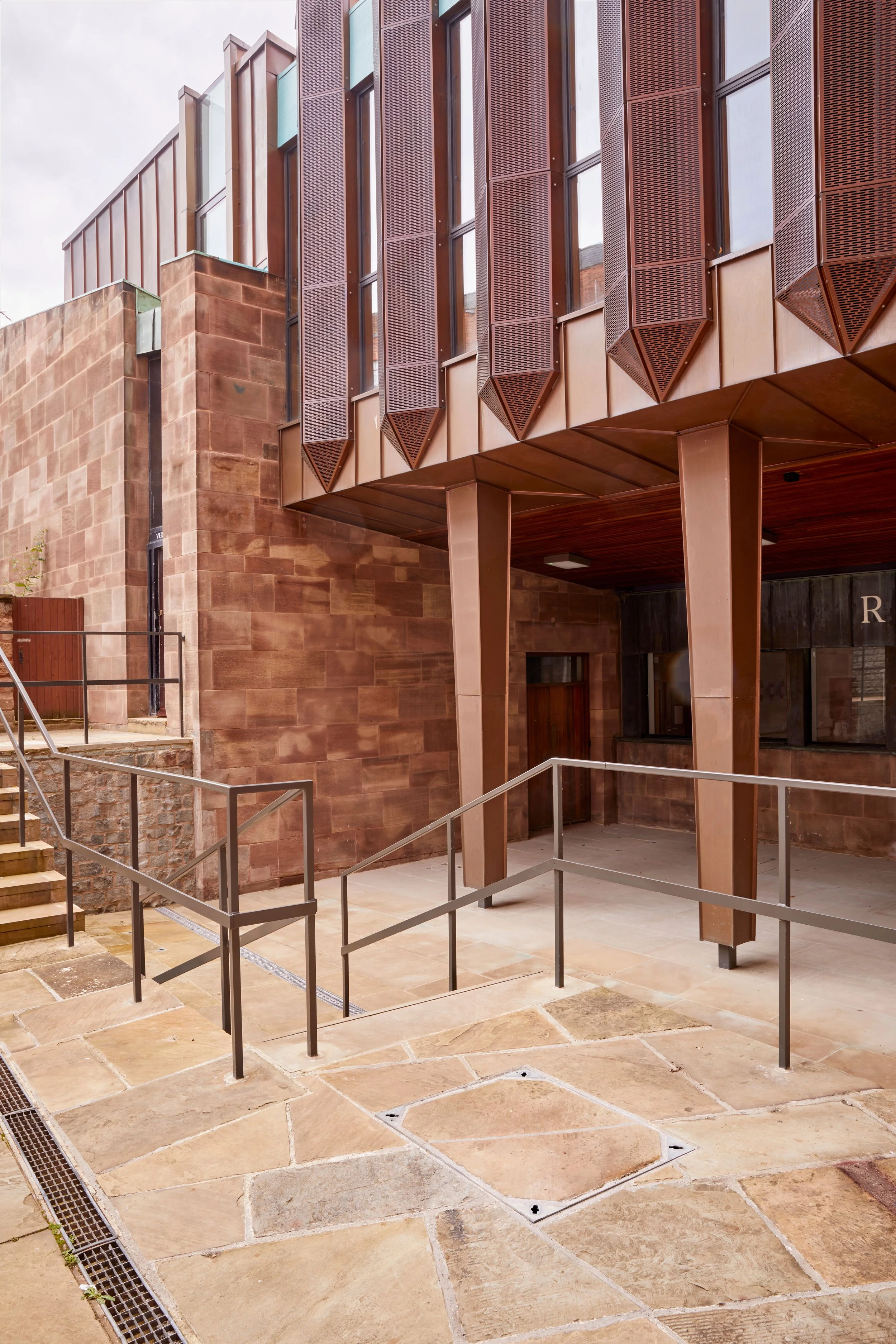 Coventry_Cathedral_36_.jpg