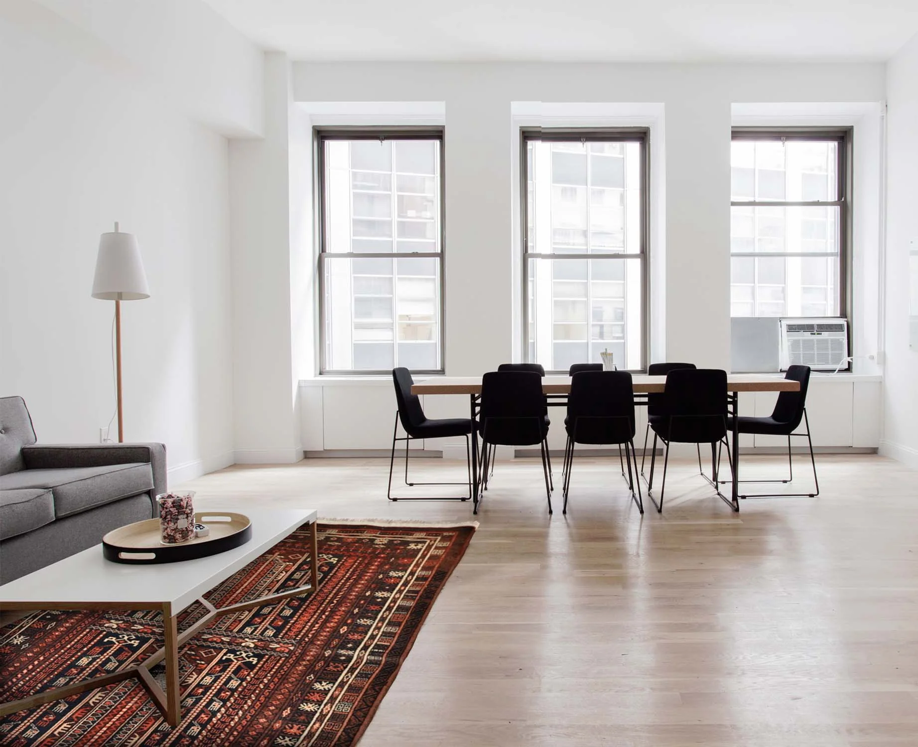 Sussex Oriental Rugs - Antique Carpets, Rugs & Kilims. Antique handmade Turkish, Afgan, Persian, Caucassion, Balutch, Turcoman, Kurdish carpet, rugs & kilims. Repairs & cleaning.
