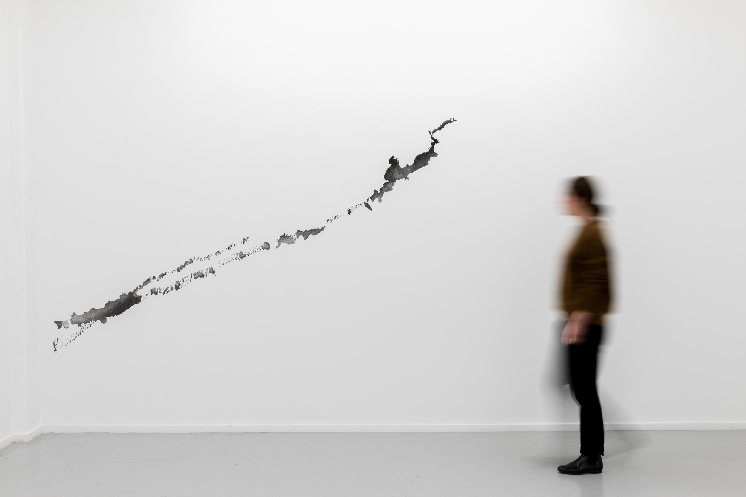  Wall Drawing for Galleri Riis II, 2019. Crayon on wall, H 334 x W 507 cm. Unique. Installation view Jan Groth ‘Signs and Figures’, Galleri Riis, Oslo 2019. Photo: Adrian Bugge 