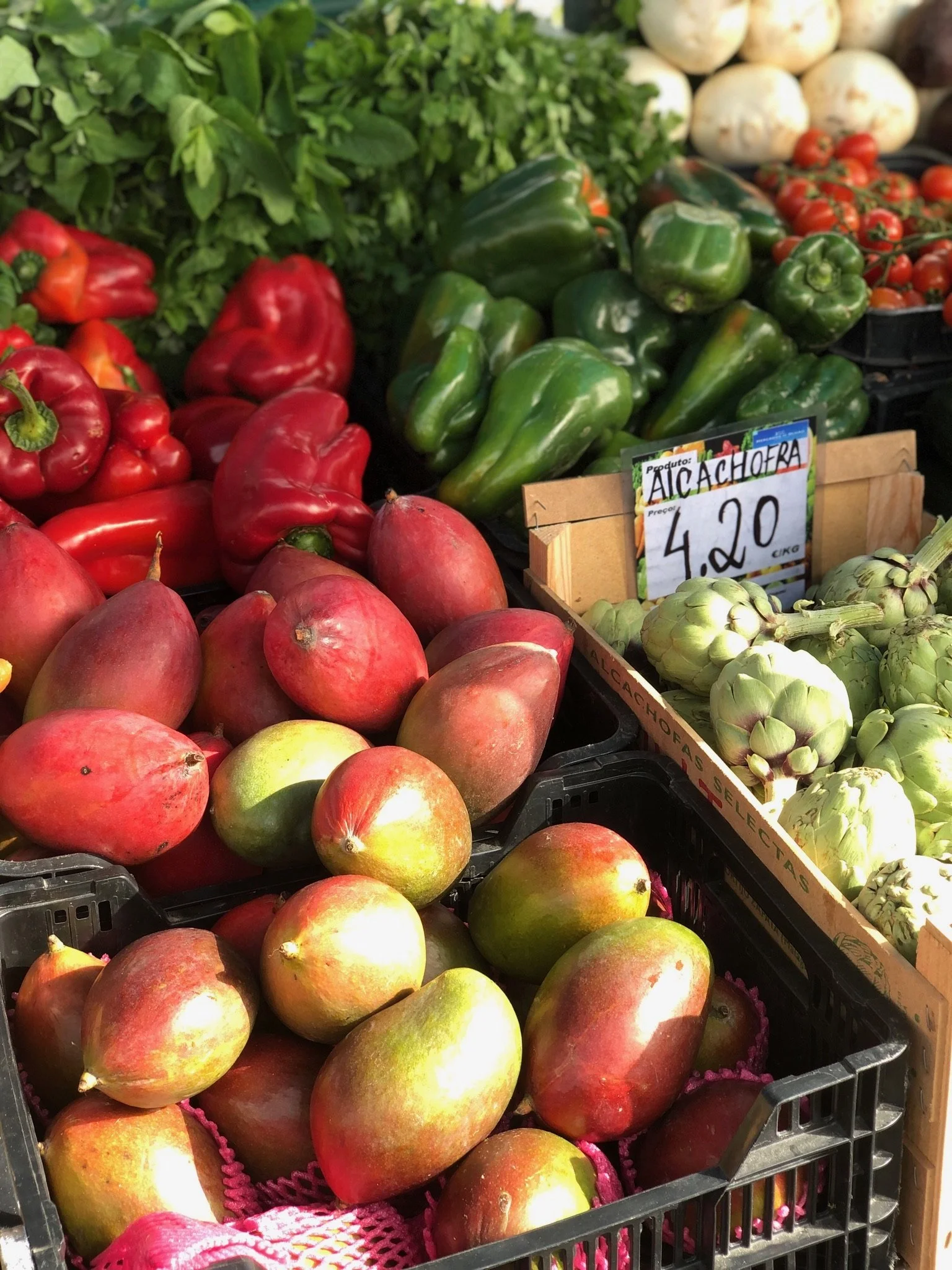 The House that Starts its Mornings at the Market