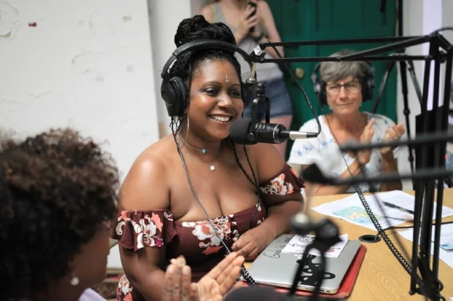 Aziza Kabibi on Radio Vieques