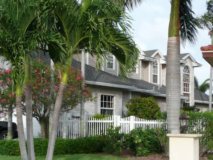 Country-style residence on golf course: Boca Raton