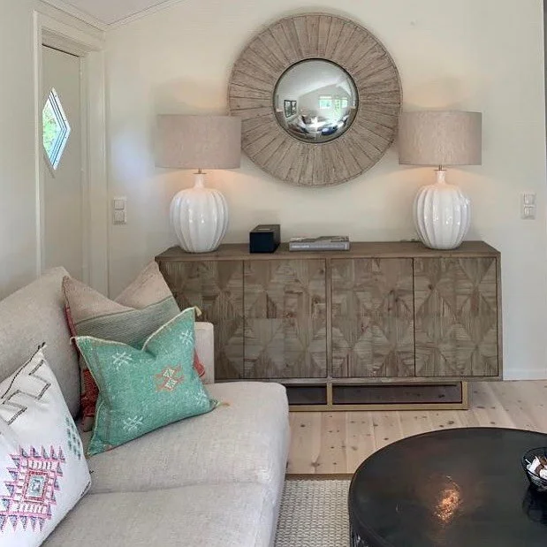 I have been longing to use this William Yeoward mirror in a project and Sweden was the perfect place 😊
@williamyeoward Acacia mirror &amp; Kristiana lamps &bull; @andrewmartin_int cubist sideboard &amp; cushions &bull; @camerichuk sofa

#design #mir