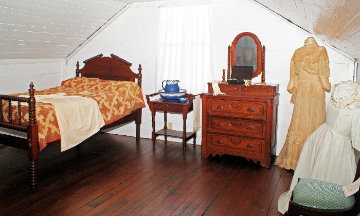 Quina House Bedroom2.jpg