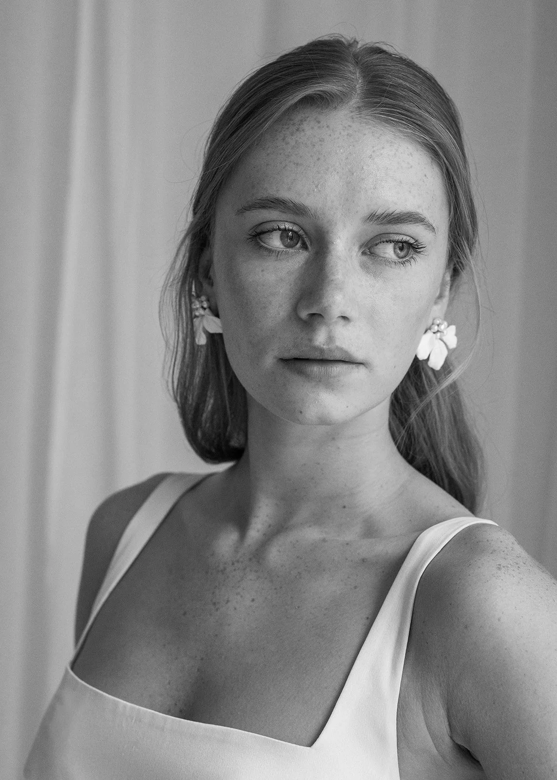 Lyla Pearl Stud Earrings