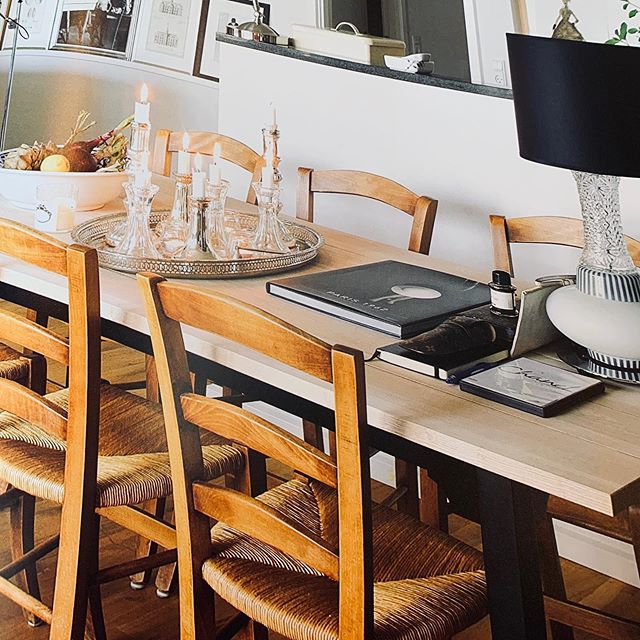 Toujours le bois pour une table en famille ou un bureau pour cr&eacute;er. J&rsquo;adore 😍 -  #deco#design#woodtable#bois#homeinterior#surmesure#tableenbois#unique#authentique#sustanable#ecoresponsable#ameublement#wooddesigner#homestyle#maisondecor#