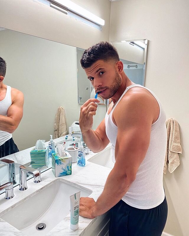 over the past few months i&rsquo;ve come across some new products that have made their way into my daily routine. @oralgen has been keeping me fresh and this smile correct! excited to share code &lsquo;NICK25&rsquo; for 25% off anything on the site! 