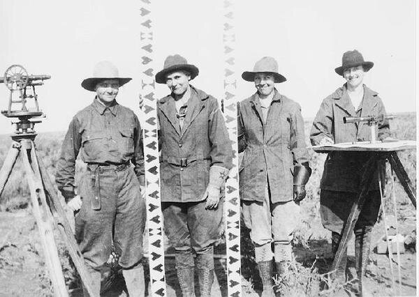 All_female_survey_crew_-_Minidoka_Project,_Idaho_1918_600x.jpg