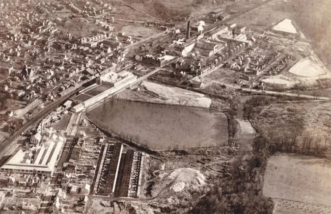 The Keasbey and Mattison manufacturing facilities and waste disposal areas in the 1930s. (Source: EPA )