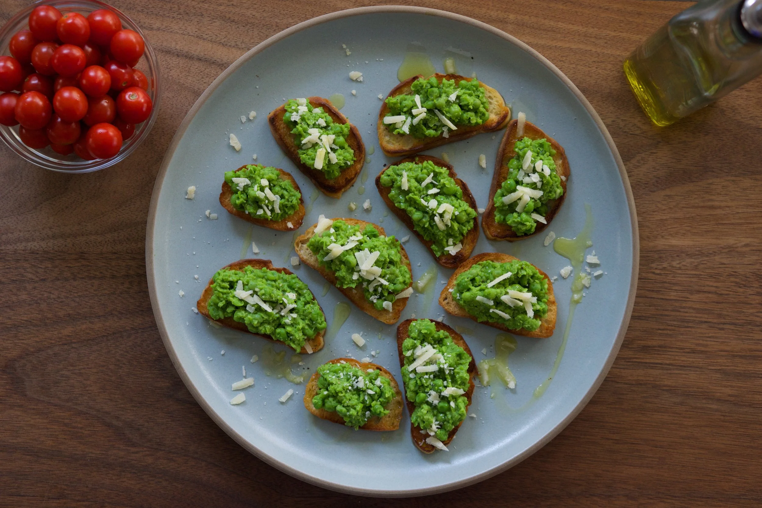Mashed Sweet Pea Crostini