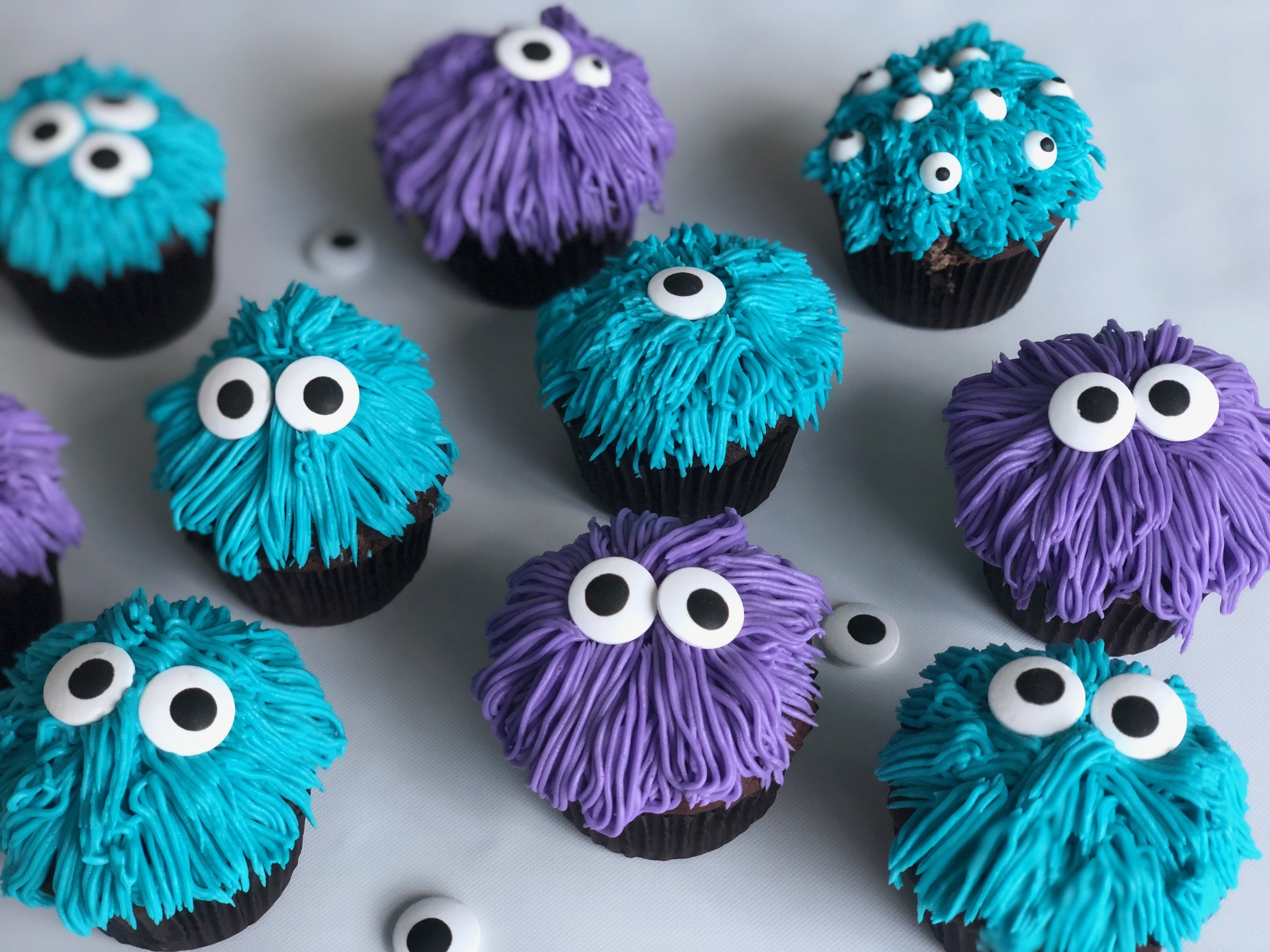 Shaggy Monster Chocolate Cupcakes 