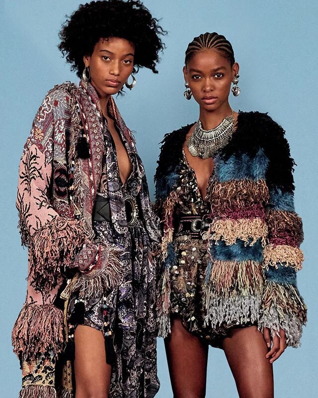 | E T R O | ⚡️⚡️⚡️ #Repost @etro ・・・
Modern shapes contrasted with contemporary fabrics are the essence of the #ETROSS20 collection.⁣
Find out more at etro.com⁣
#ETRO