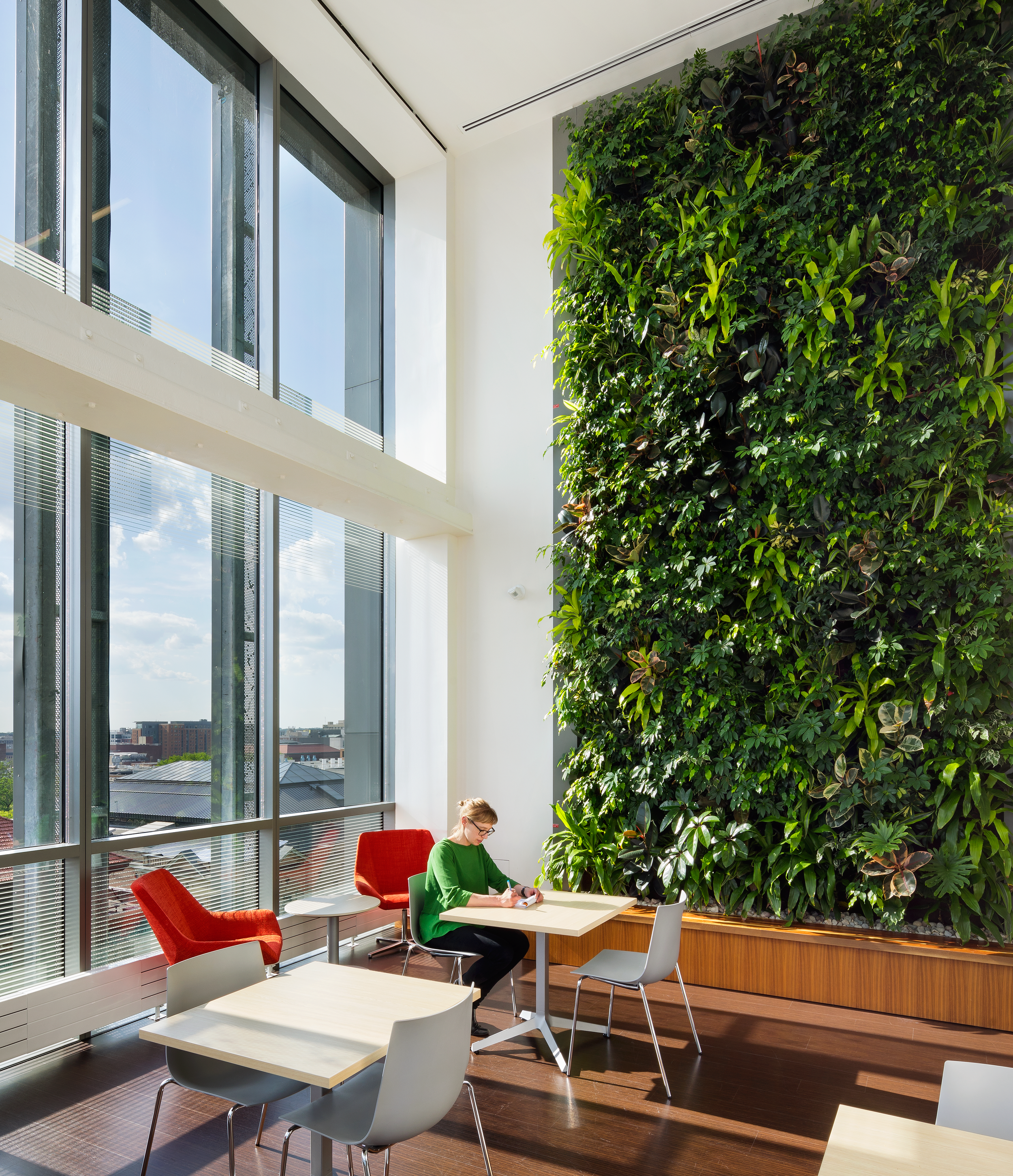 P18-19_Awards_Design_InteriorGreenWall_WeiserHall-InteriorCommunityCommonsLounge-Credit_TomArban.png