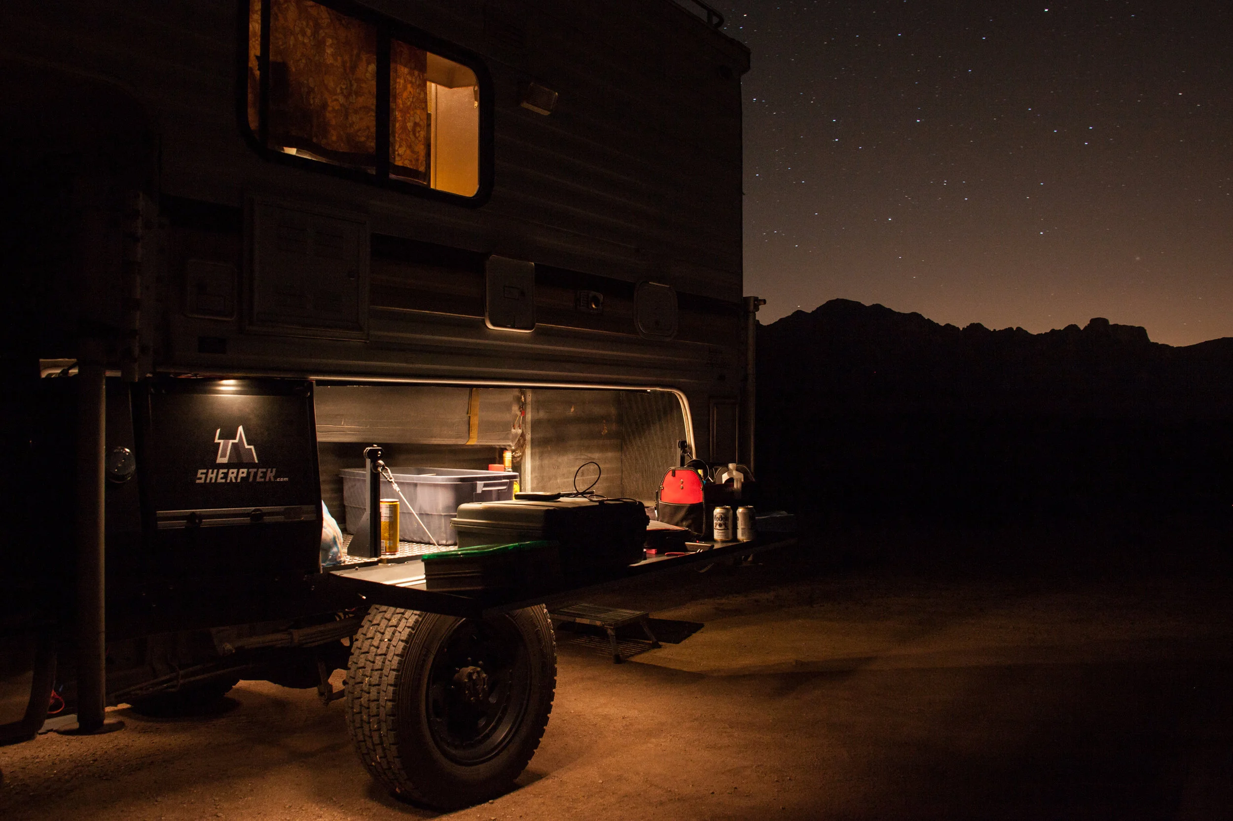 High-end, lightweight, multifunctional flatbed and truck bed replacement systems with custom lighting