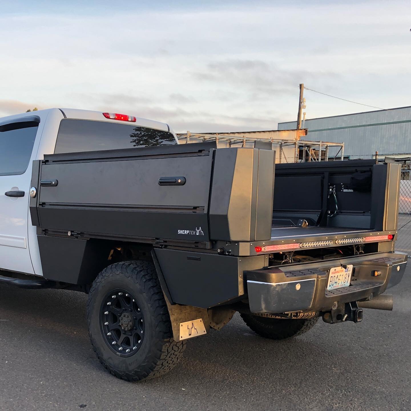 Customization Options for Truck Bed Tool Boxes  