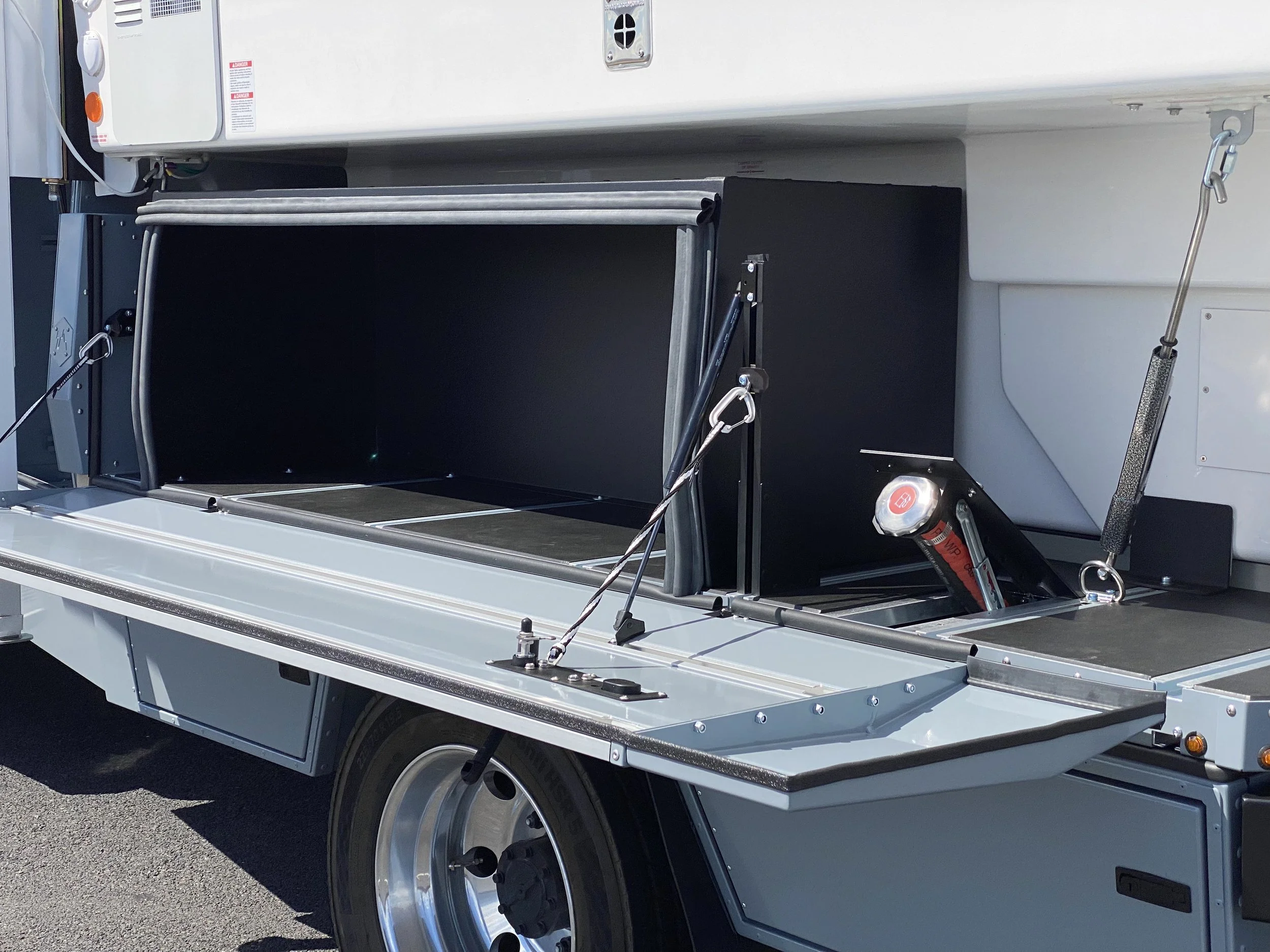 Flip-up fuel fill for an easy time at the pump.