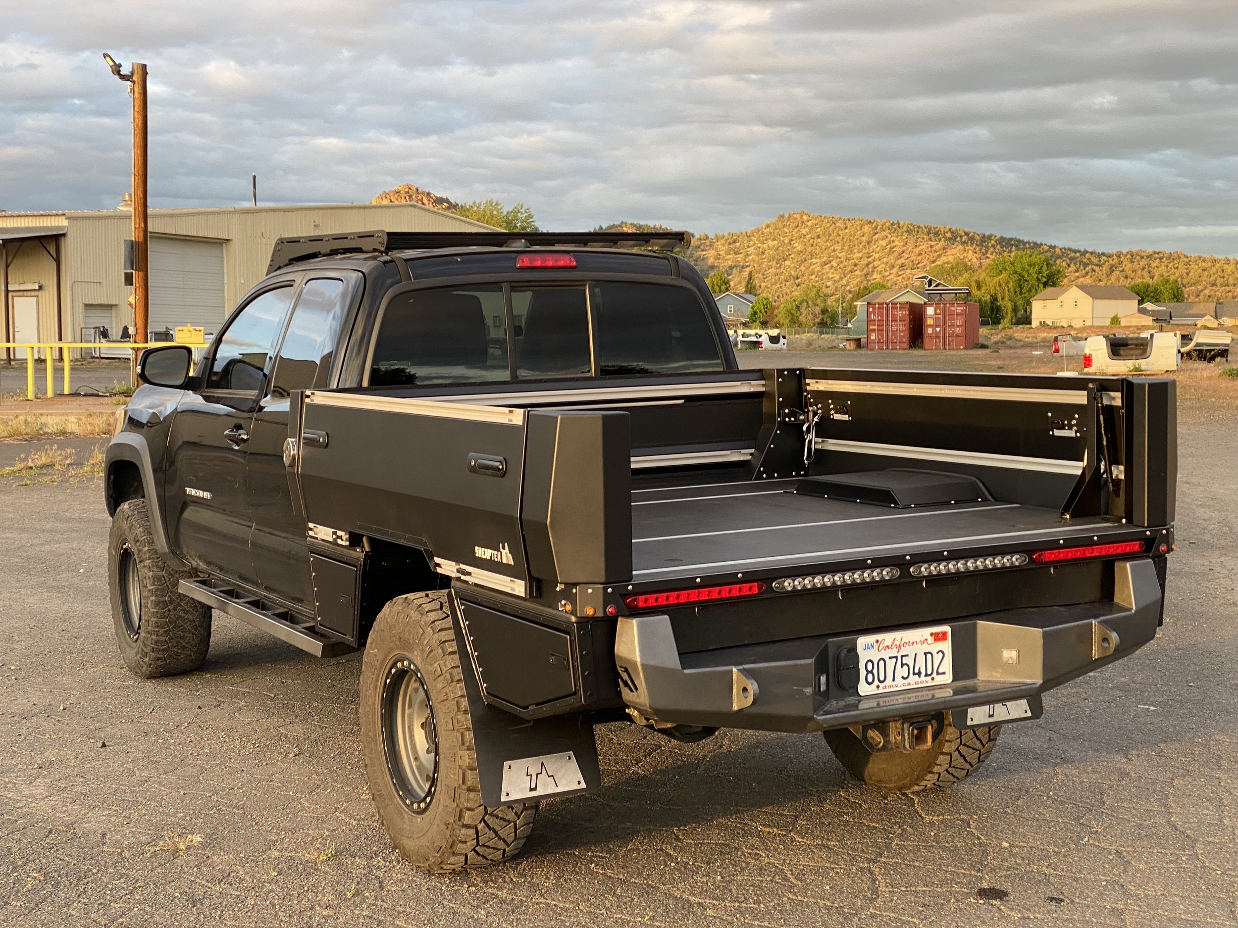 Flanks on, hide boxes removed.