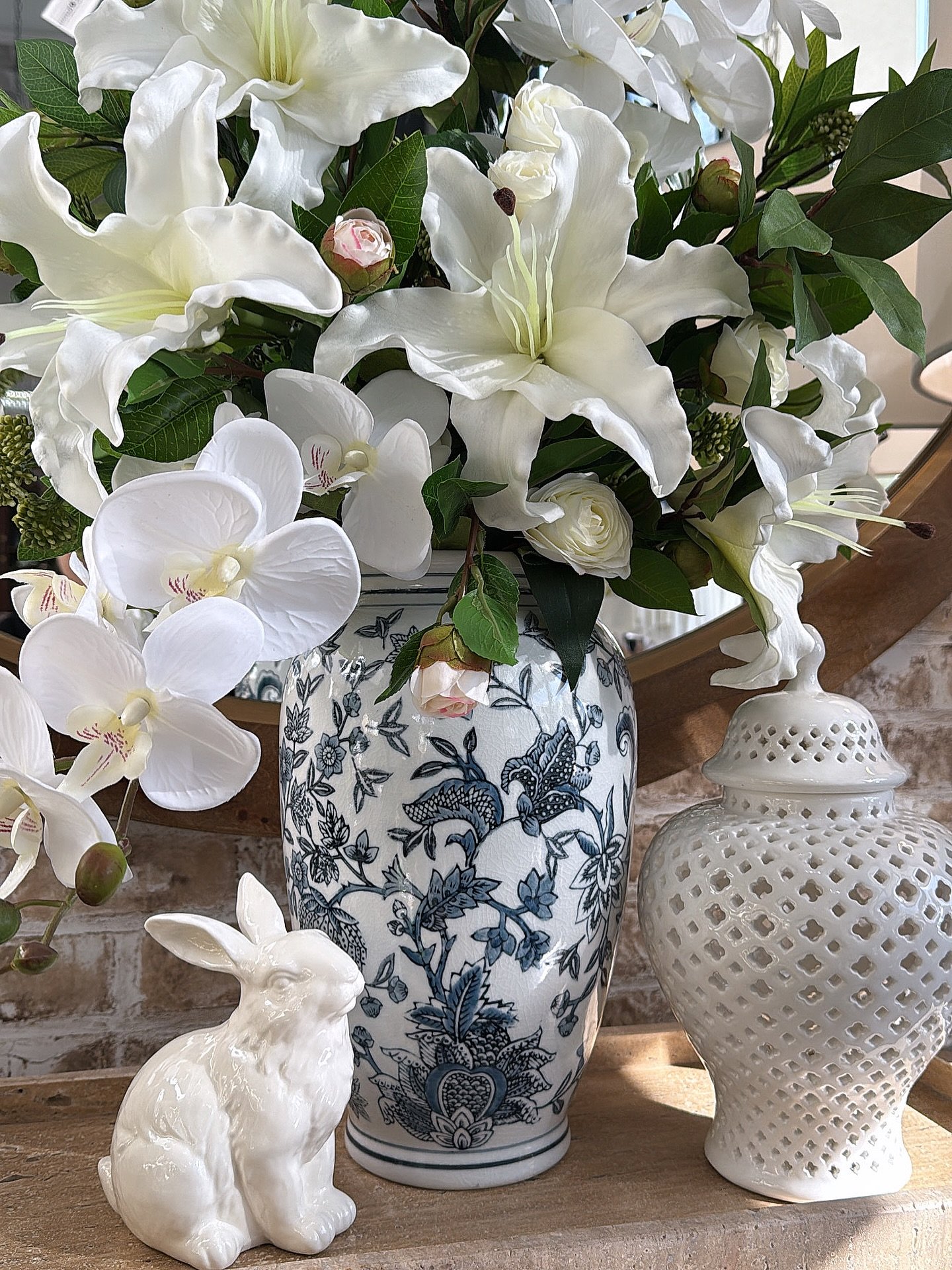 Happy Sunday ☀️

We&rsquo;ve been throwing around the idea of a spring event with a curated group of local vendors. 

Who would you want to see join us for a pop-up? ✨

🌷🌷🌷🌷🌷🌷