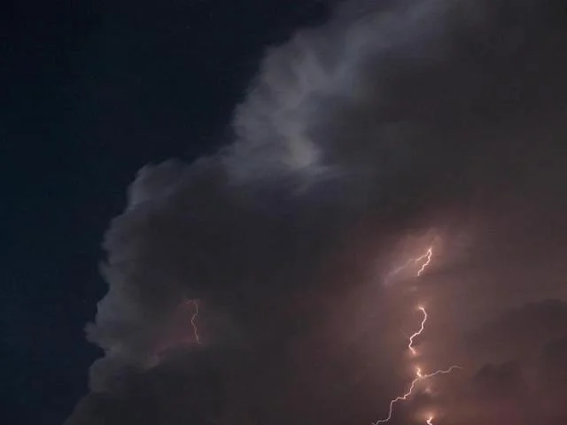 5-5-09-lightning-2