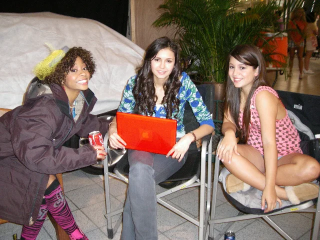 The ever-adorable Breasha Webb, Nina Dobrev, and Bianca Collins relax in between takes