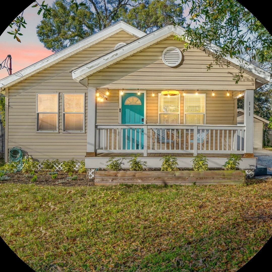 1️⃣1️⃣1️⃣ Where&rsquo;s my lucky number 1111 people!? 111 W. Emma st, tampa is going live at midnight for 400k! 2/1 plus bonus room! Come tour it this Saturday from 10am-2pm and Sunday from 12pm-2pm.