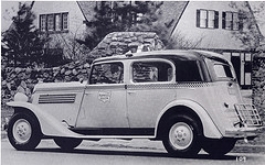 1935 Model Y styling shows the Auburn influence ( www.checkerworld.org )