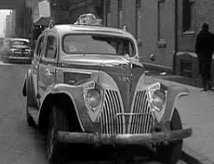 1939 Model A: Recognizable from two blocks away ( www.checkerworld.org )