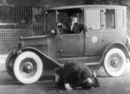 1923 Checker Model C ( www.coachbuilt.com )