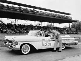 1957 Turnpike Cruiser Indy Pace Car (www.EN.wheelsage.com)