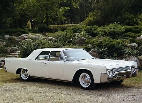 1961 Lincoln Continental ( www.nototiousluxury.com )