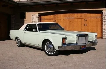 1970 Lincoln Continental Mark III (www.carnutzphoto_tumbler.com)
