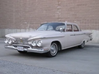 1961 Plymouth : what comes after over the top? Exner's last Plymouth (www.clunkbucket.com)